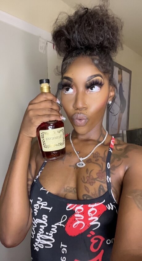 BIG BOOTY LYRIC naked onlyfans