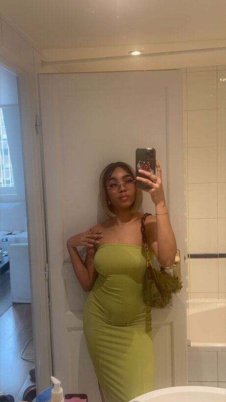 Emilia nudes onlyfans