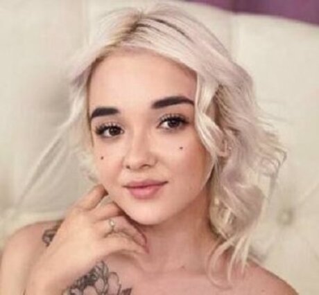 _WhiteRabbit_ onlyfans model