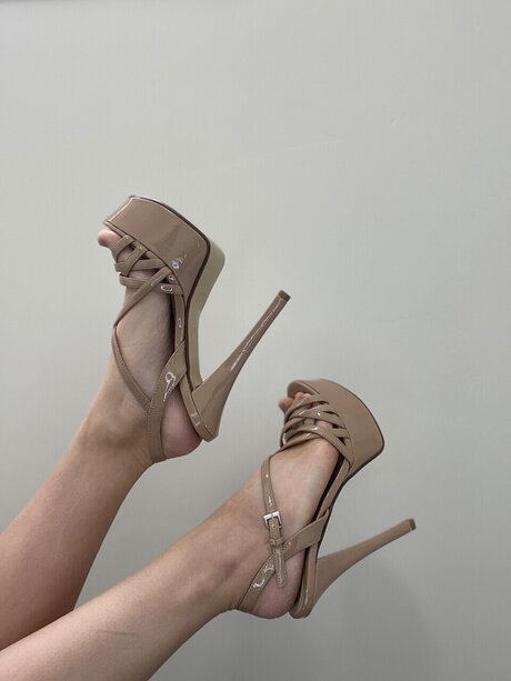 Madam Toes onlyfans public photos