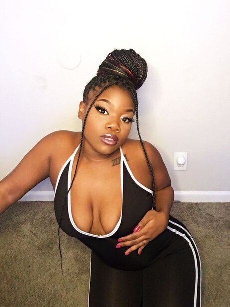 Venus Juice queen onlyfans free