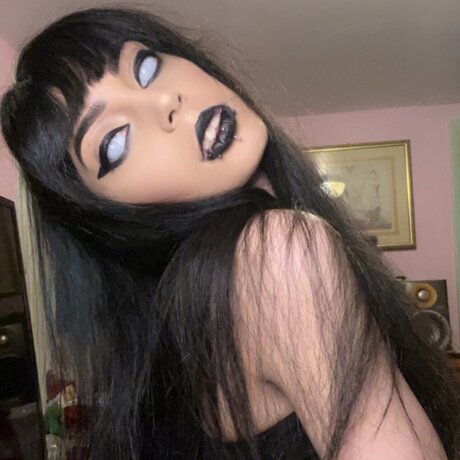 Deadly Girl only fans nude leaks