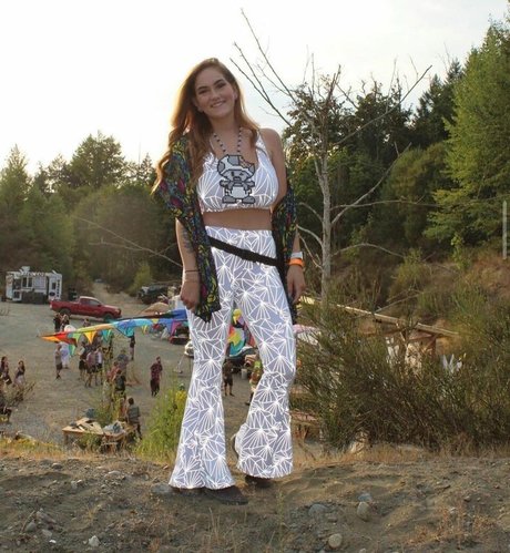 Chloe Moniz naked onlyfans pics