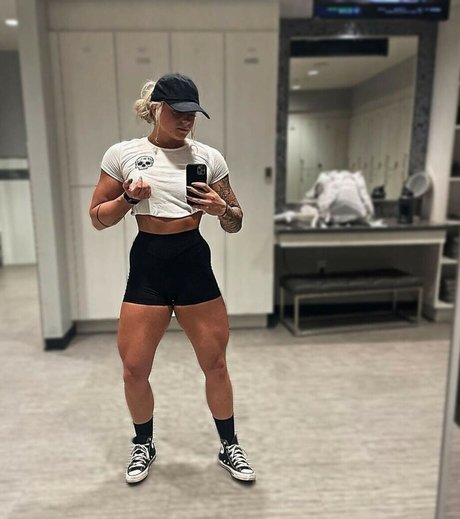 Melanie Doulik onlyfans pics