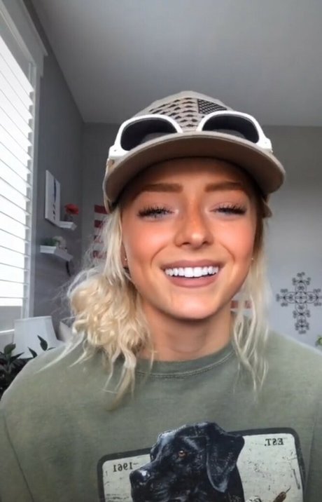 Melanie Doulik desnuda onlyfans