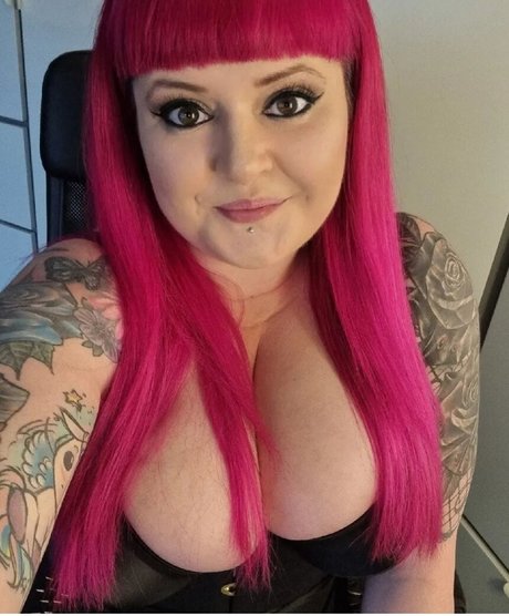 Gothabilly queen onlyfans pics