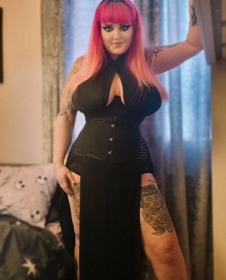 Gothabilly queen tits onlyfans