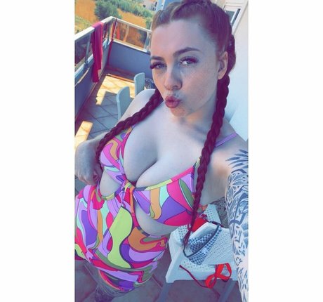 Molly Capper onlyfans sex