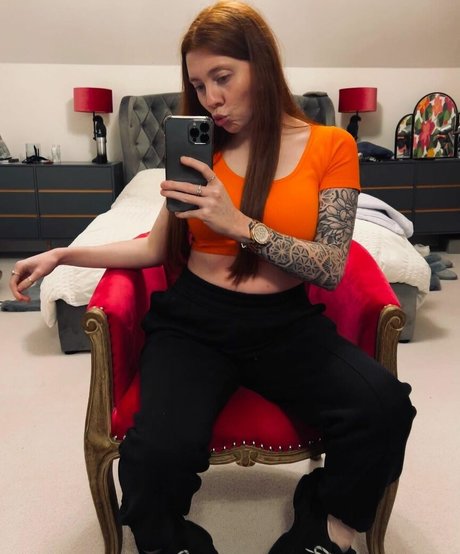 Molly Capper onlyfans tits