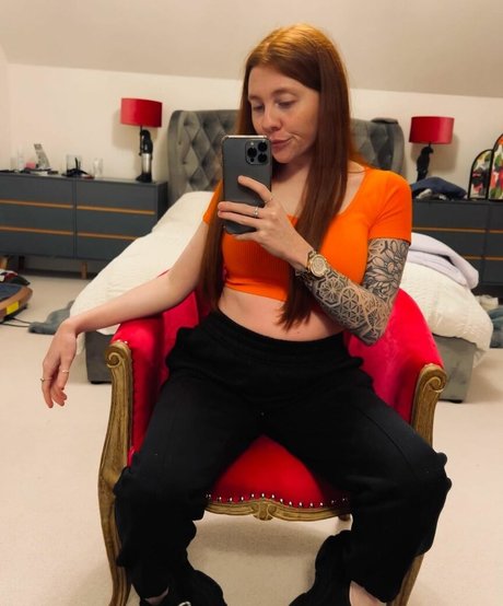 Molly Capper nude onlyfans