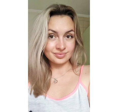 anna bellla Profile pic