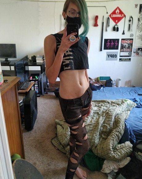 Cassie Coyote only fans nude leaks