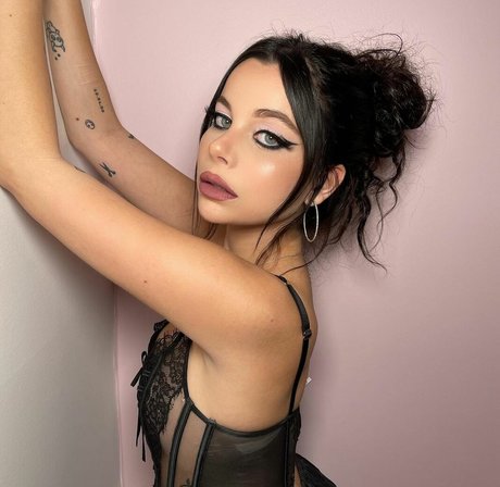 Ellise onlyfans picture