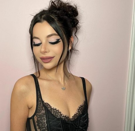 Ellise free onlyfans