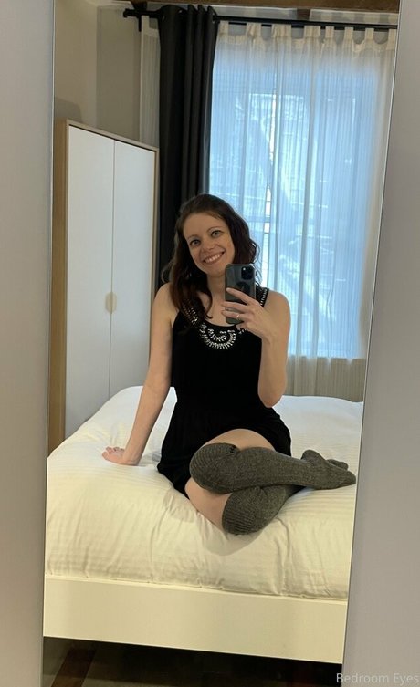 bedroom eyes free onlyfans topless