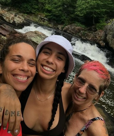 Indigo De Souza onlyfans naked leak