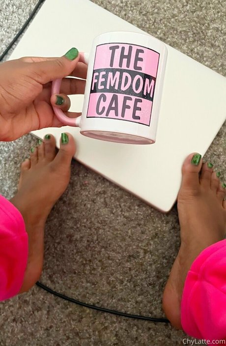 chylattexfree naked on onlyfans