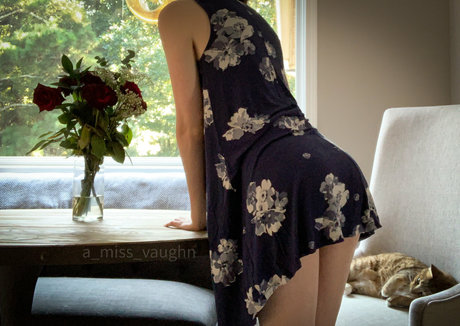 Miss Vaughn onlyfans strip tease