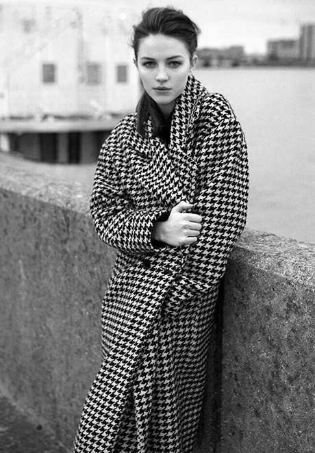 Ella Hunt onlyfans model images