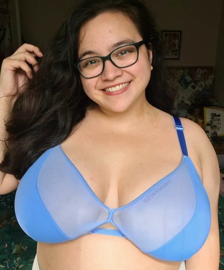 janineaam naked onlyfans leak