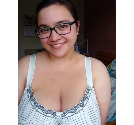 janineaam onlyfans striptease