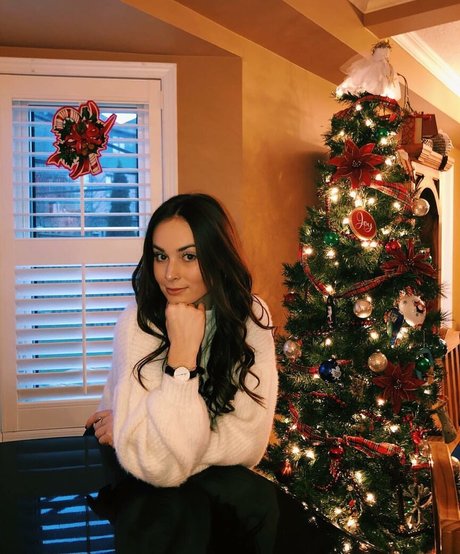 Logan Fabbro onlyfans nude pictures