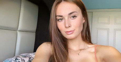 Logan Fabbro strip onlyfans