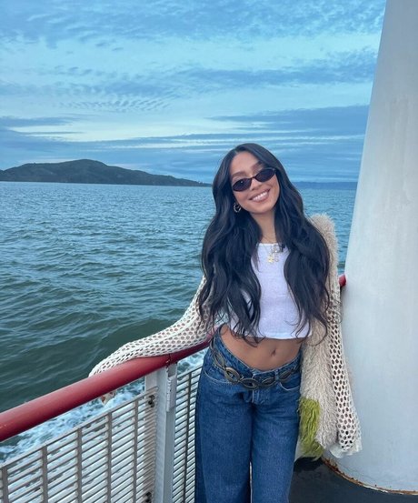 Italia Bradley onlyfans content type