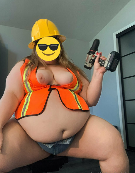 kellybellybbw onlyfans topless