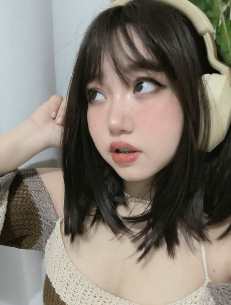 Mizaki Levi nude only fans