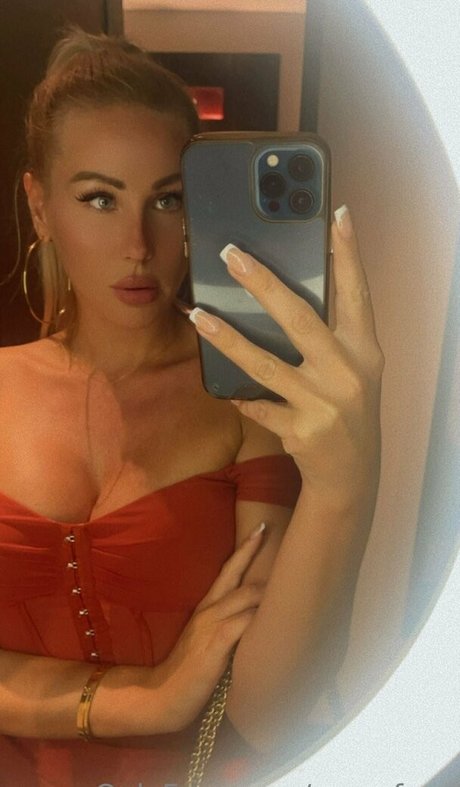 roxyyfoxx onlyfans post