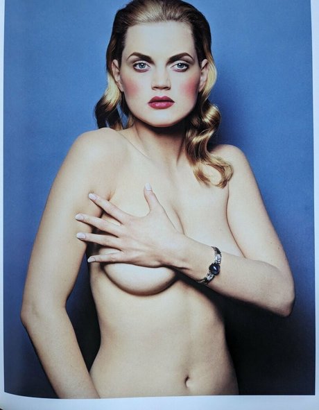 Guinevere Van Seenus onlyfans striptease