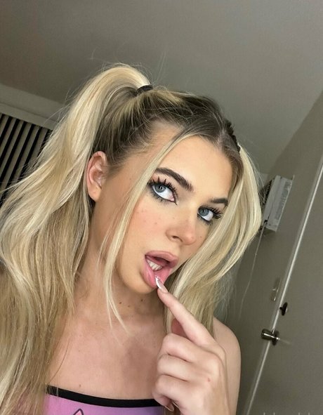 urbbaddy nude on onlyfans