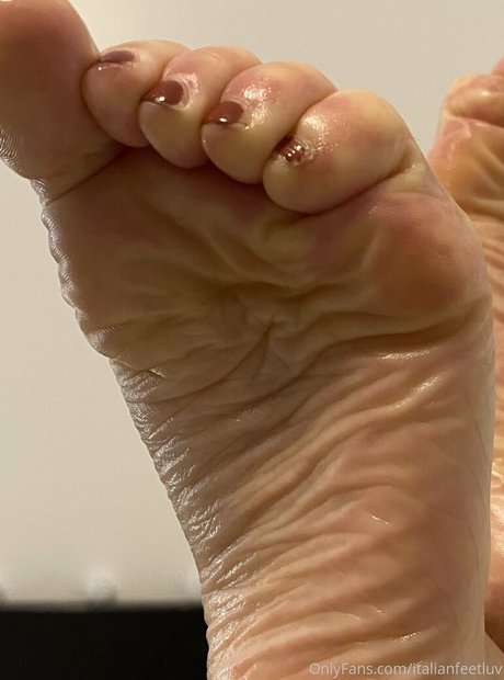 italianfeetluv onlyfans naked pics