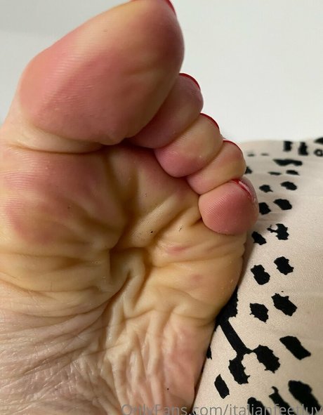 italianfeetluv onlyfans leak new