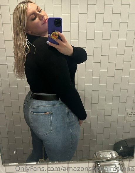 amazonsapphirestone onlyfans public photos