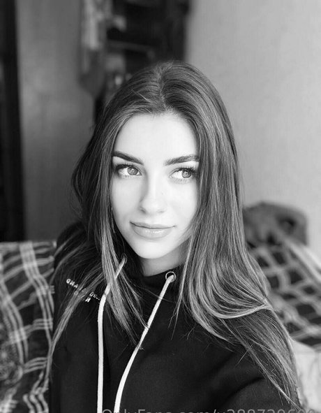 annie minor naked onlyfans leaked