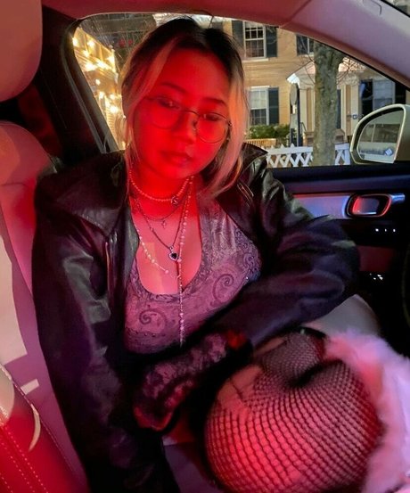 hollyliangg onlyfans sex tape