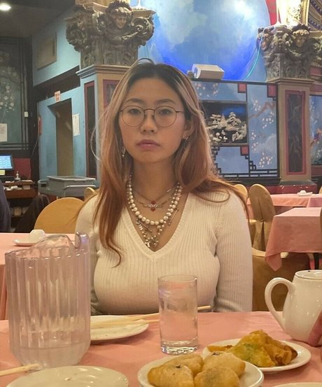 hollyliangg onlyfans photos