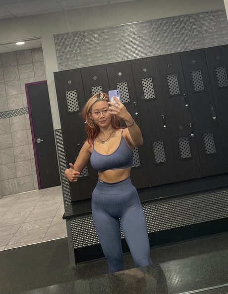 hollyliangg tits onlyfans