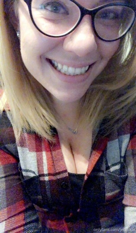 jennikatfree onlyfans star