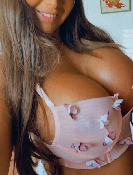 Yliana Diaz onlyfans tits