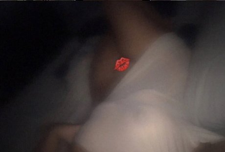 Ivoryyyyy naked on onlyfans