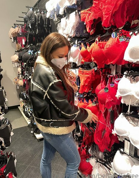 bellalittlefree22 onlyfans xxx