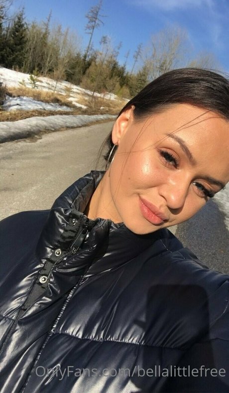 bellalittlefree22 onlyfans lean