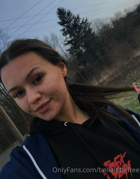 bellalittlefree22 naked leaked onlyfans