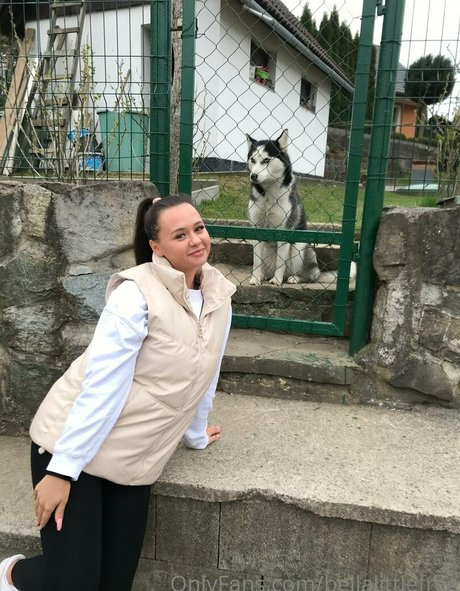 bellalittlefree22 onlyfans leaks