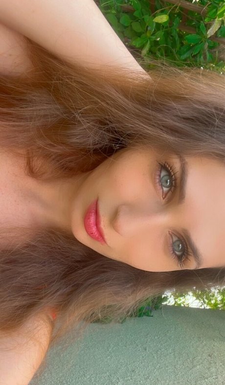 Gabi Mendes leaked onlyfans