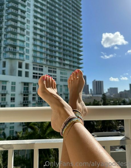 alyagoddess onlyfans hot