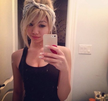 Wanderlustss onlyfans strip tease